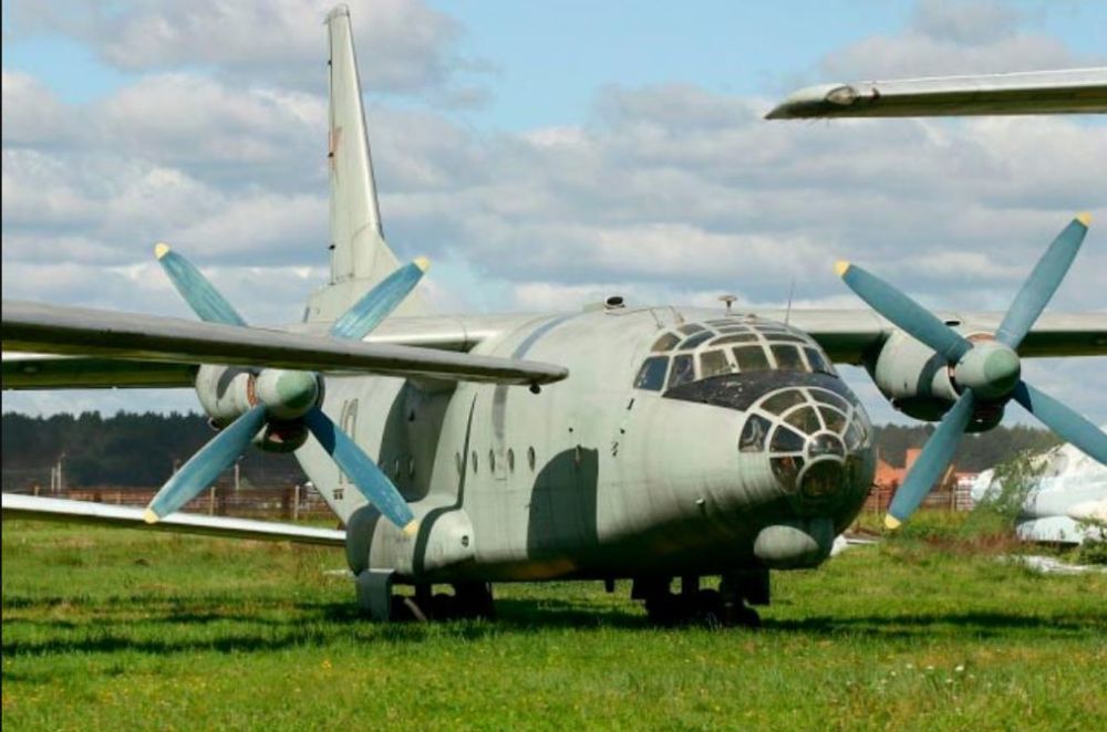 这架战术运输机,就像拿掉两台发动机的中国运-8,你一定没见过_腾讯新