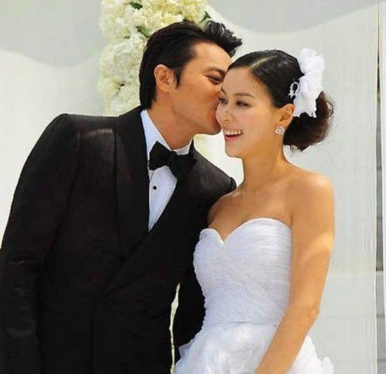 作为家喻户晓的大明星,元彬的婚礼十分朴素,甚至还比不上普通人,整场