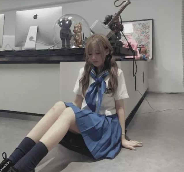 王思聪都要靠边站!秦奋19岁妹妹"壕无人性",网友:投胎是个技术活