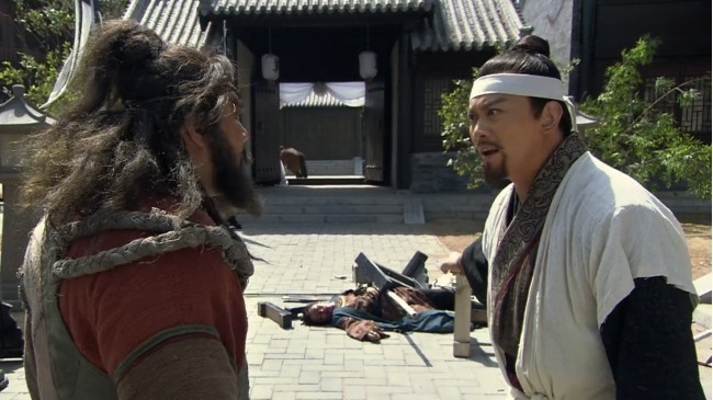 图片:柴进训斥李逵剧照2,仗义却不聪明从根本上说柴进并没有想过造反