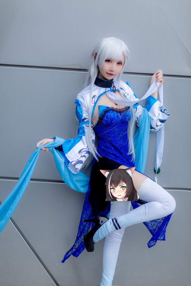 《碧蓝航线》贝尔法斯特cos,小姐姐肤色再白,也白不过她的"雪花袜"