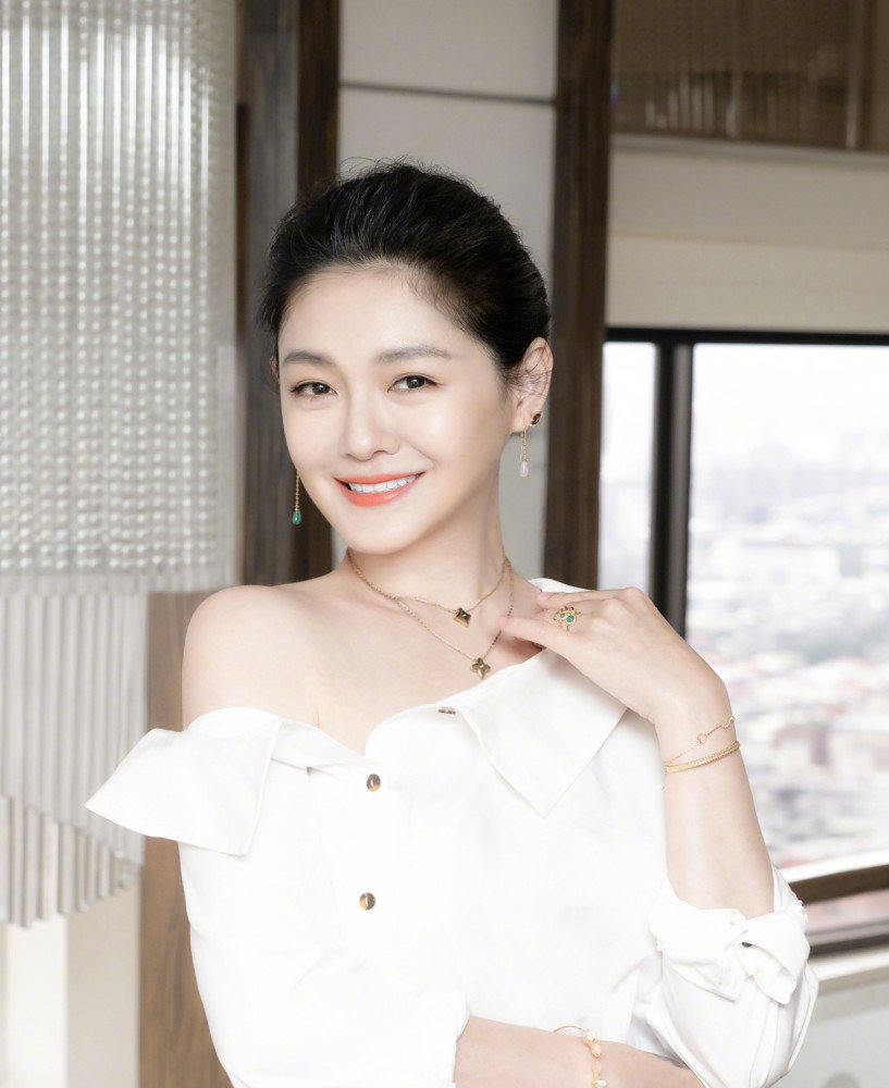 大s也太心机了,防晒竟不是为了变白,难怪至今仍会被错认成00后