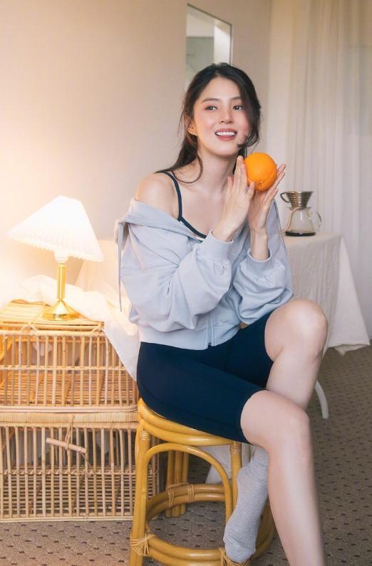 出演"小三"而爆红,韩素希一张绝美脸叫人爱 ,没想到身材更绝_腾讯新闻