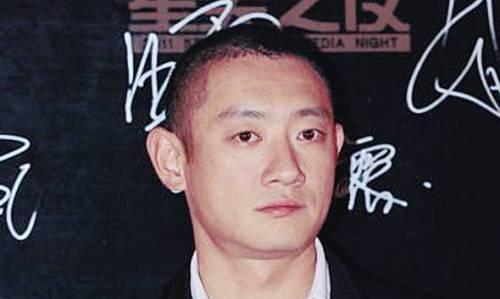 京城四少汪雨痴恋张敏掌掴赵薇却被竹联帮老大之子揍趴下