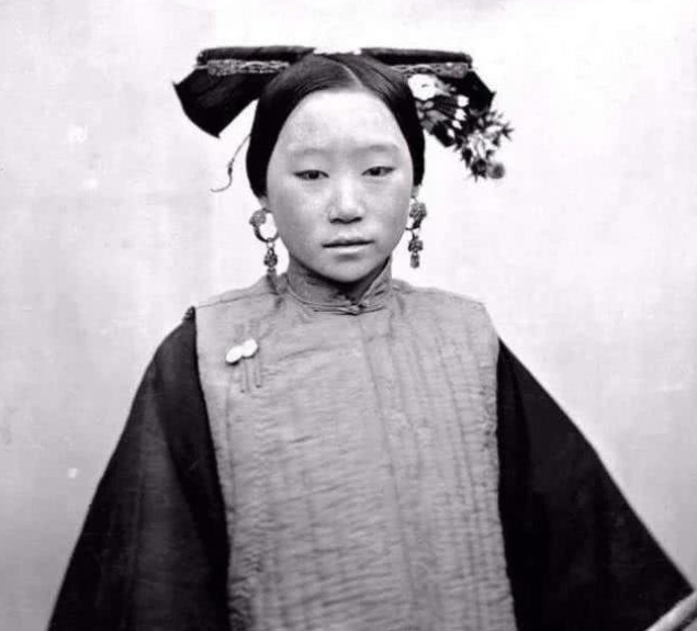 清朝老照片:为何这些嫔妃都很丑?那是因为你没见过漂亮的