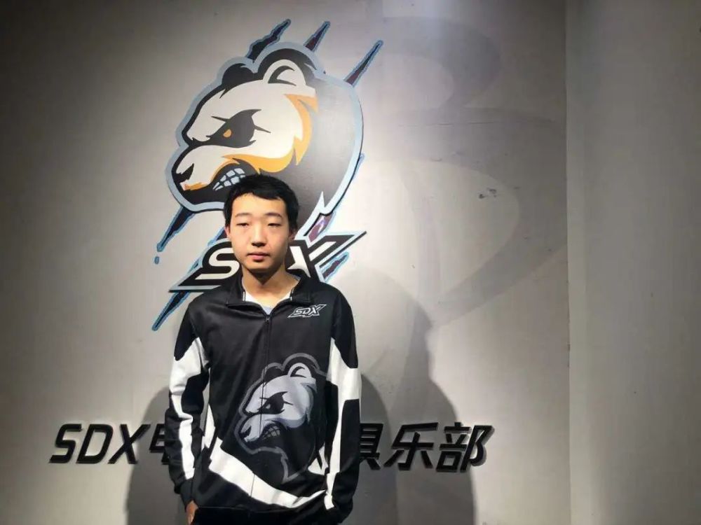 郭小安和高俊两名学员在森海电竞学院留下了很多的精彩瞬间,或是五杀