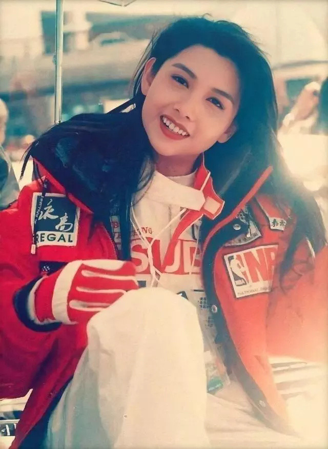 机构,每年成龙的慈善机构举行活动时,都会有非常多的明星参与到其中