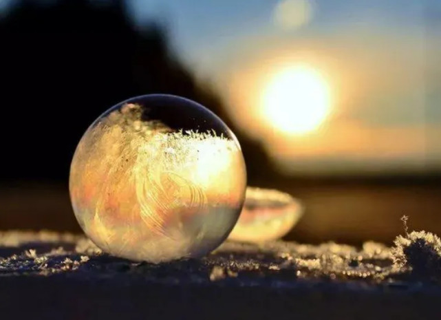 心理学:凭直觉选一个最美的泡泡,测你的内心有多纯净