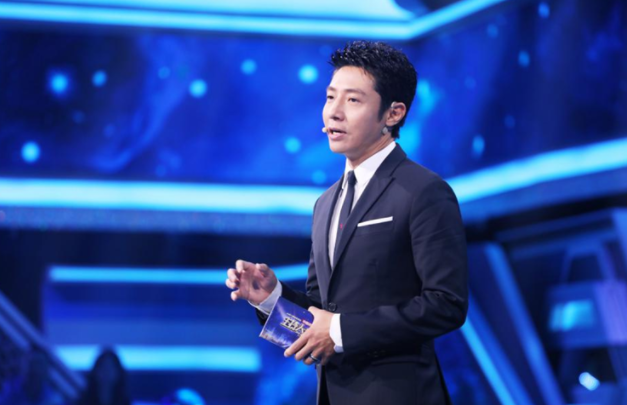 央视主持人转型带货主播降维打击让网红处境堪忧