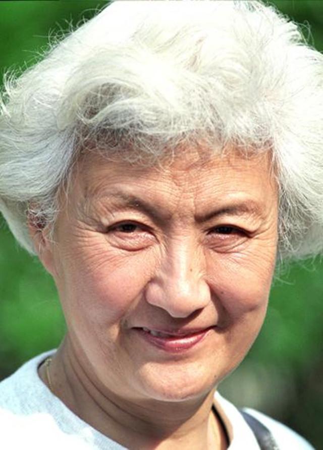 "甜姐儿"黄宗英:结了4次婚,养7个孩子,如今仍期待遇见对的人