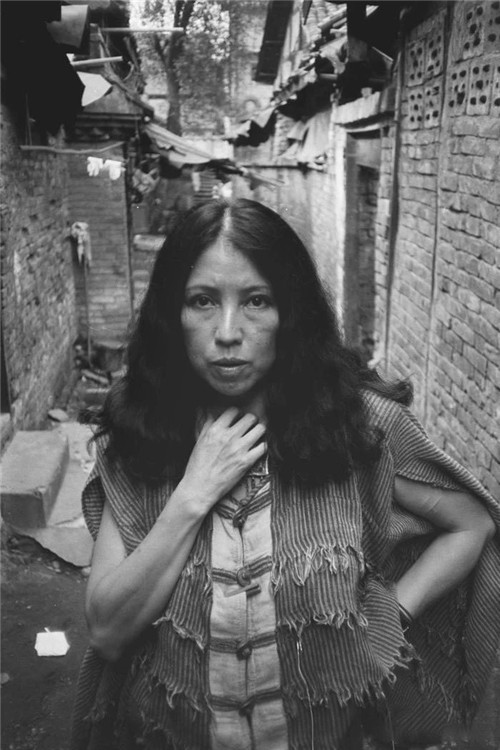 三毛|29年前，三毛在医院上吊自杀，王洛宾知道后连喝八瓶烈酒最终病倒