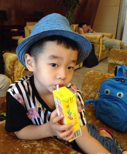 有一种"整容"叫杨阳洋长大了,与小时候判若两人:怕了怕了!