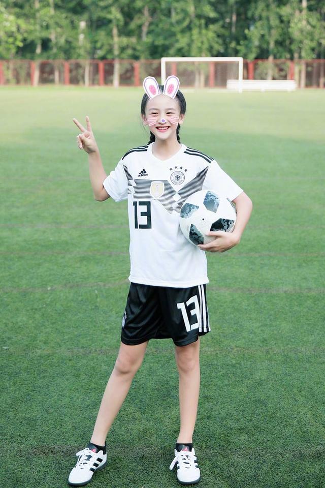 网传12岁森碟身高170森碟因此委屈到急哭数次我没那么高