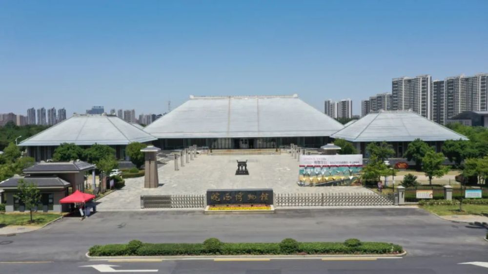 皖西博物馆首次开启云游模式主播带您走进皖西挖掘文物背后的故事