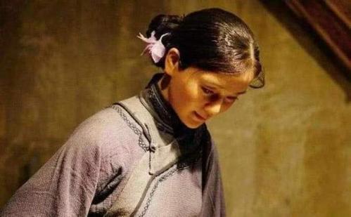 其实对于这句话来说是一个比喻,比如在古代的时候,像有的男人在结婚后