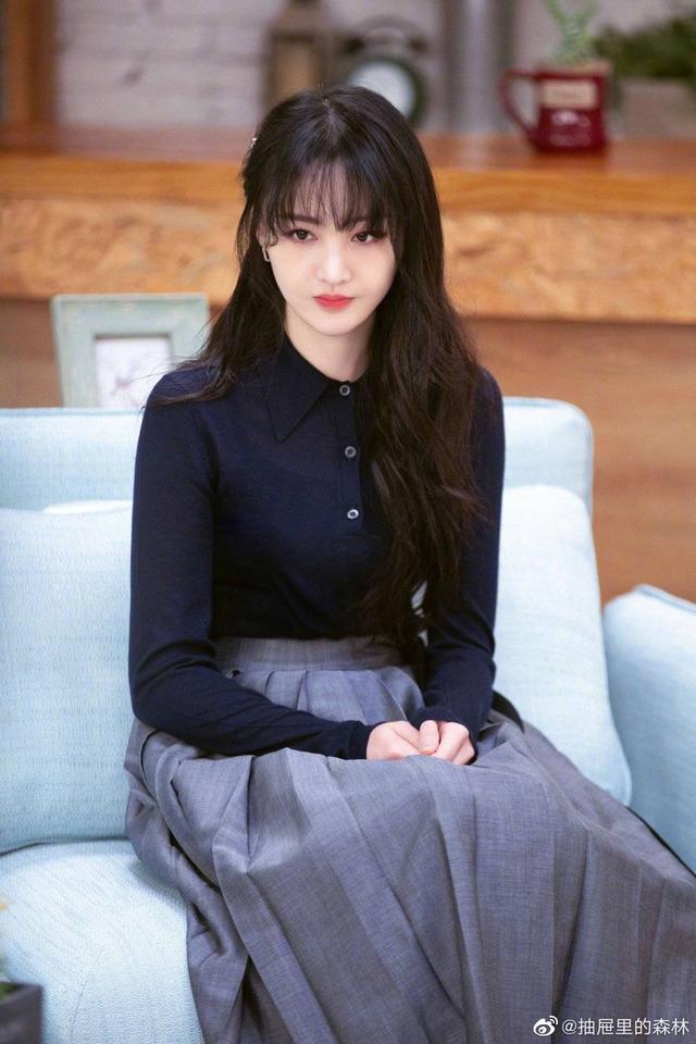 郑爽豪宅独居褪去傻白甜成人生导师说话让人想起张恒