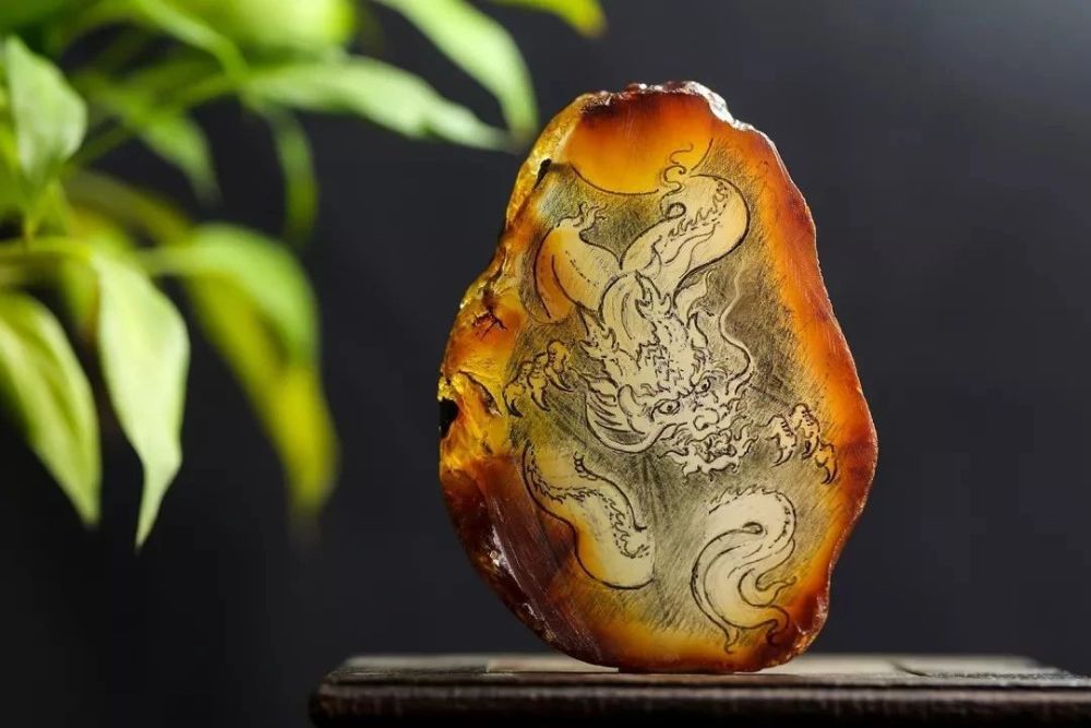 潘飞歌老师的作品设既有传承又有创新,构思极为巧妙,表现手法独特新颖