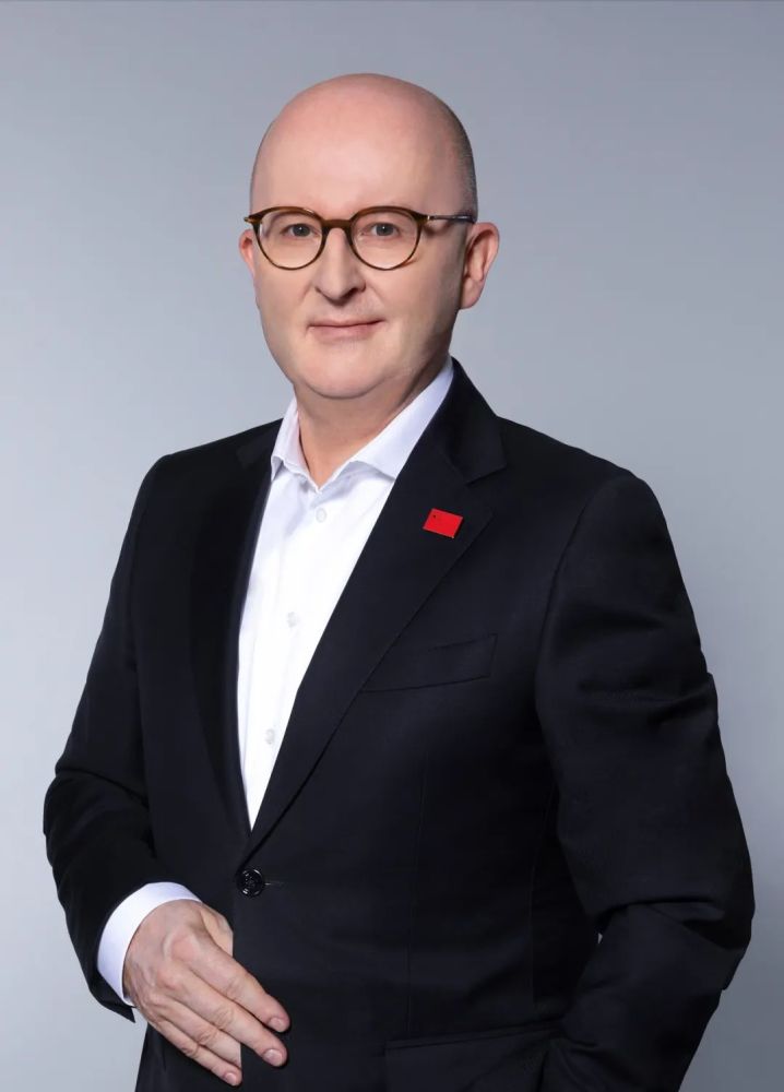 奔驰杨铭:来到中国让人兴奋 期待推动业务更上一个台阶