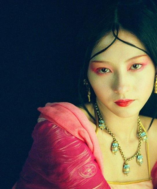 张柏芝浓妆有多美?16年前无极定妆照,难怪谢霆锋拍完戏火速复合