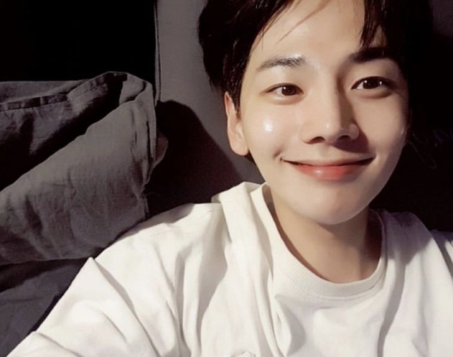 演员朴智勋因胃癌去世享年仅32岁曾出演芝加哥打字机