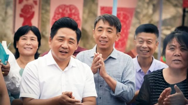 农村轻喜剧遍地书香温暖开播来喜爆笑演绎第一书记扶贫记