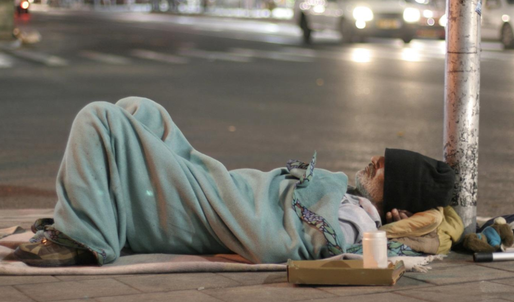 凌晨2点的纽约是怎样的竟然有很多人睡在街上甚至有点混乱