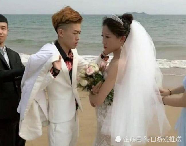 去年婚礼,还有一群粉丝狂刷礼,给了几百万的随礼礼物.