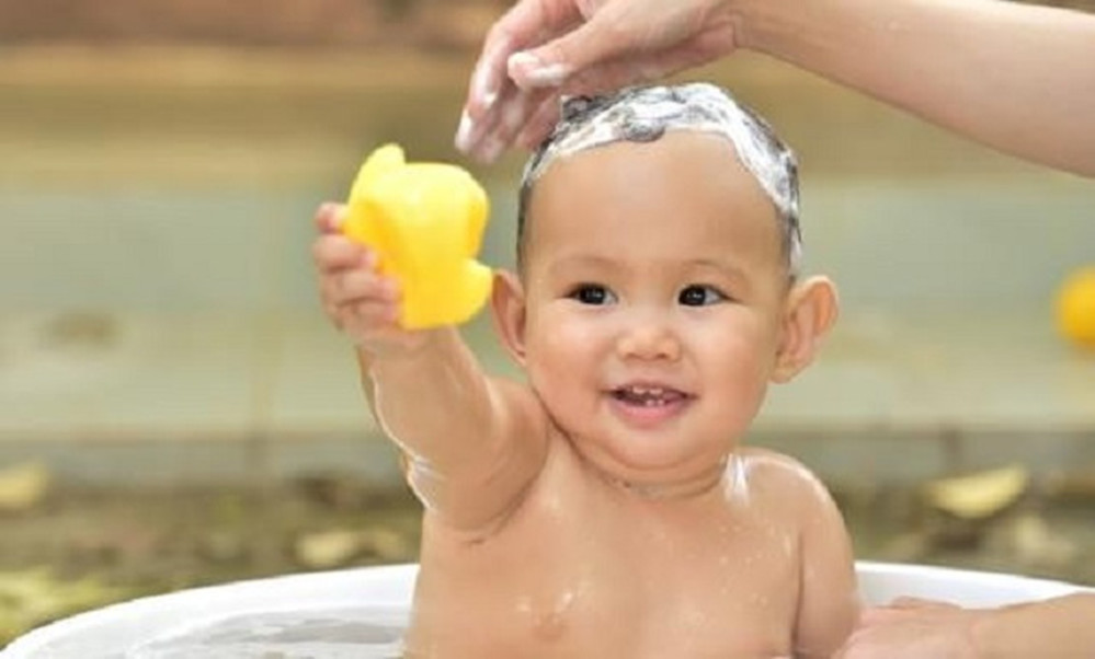 宝宝洗澡不能太随便 注意方式方法 让宝宝做一个舒服 Spa 腾讯新闻