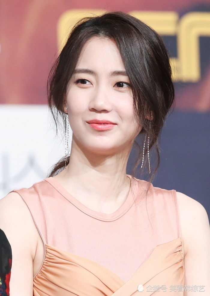 《机智的医生生活》申贤彬人气日益高涨,以木讷可爱的魅力俘获观众