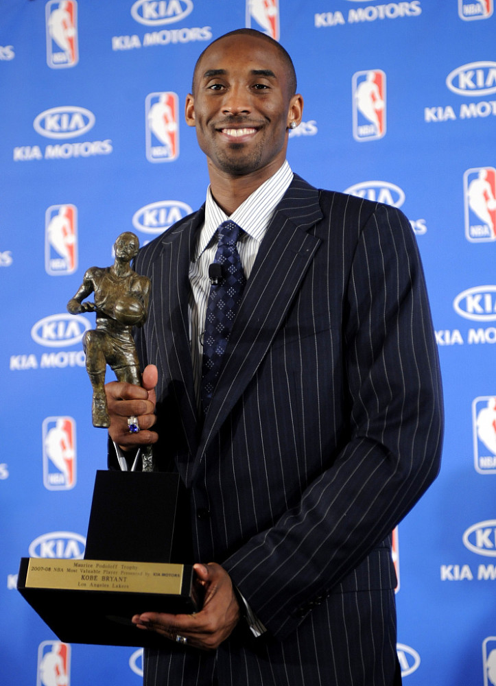 14年前的今天:科比获得职业生涯唯一常规赛mvp_腾讯新闻