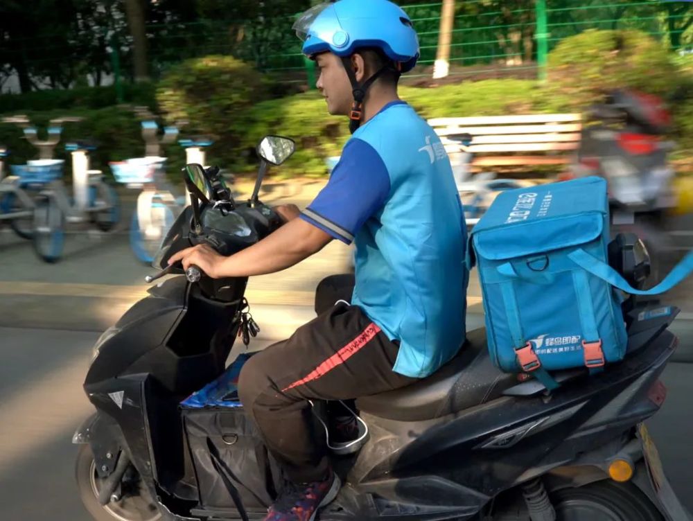 丽水聋哑外卖小哥最多一天送餐两百公里只为顾客