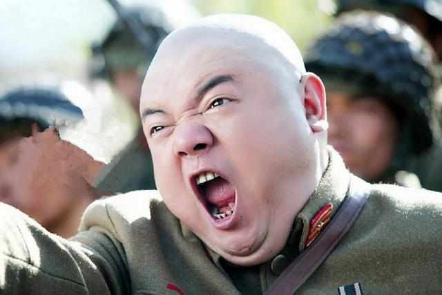 他跑龙套13年,为拍戏增肥70斤成特型演员,32岁一炮而红婚姻幸福