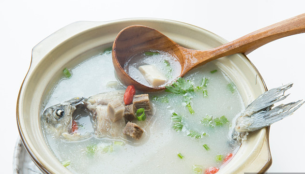 葛三仁鲮鱼汤