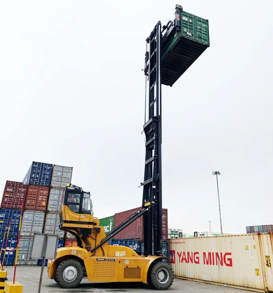 三一电动堆高机一年可省28万