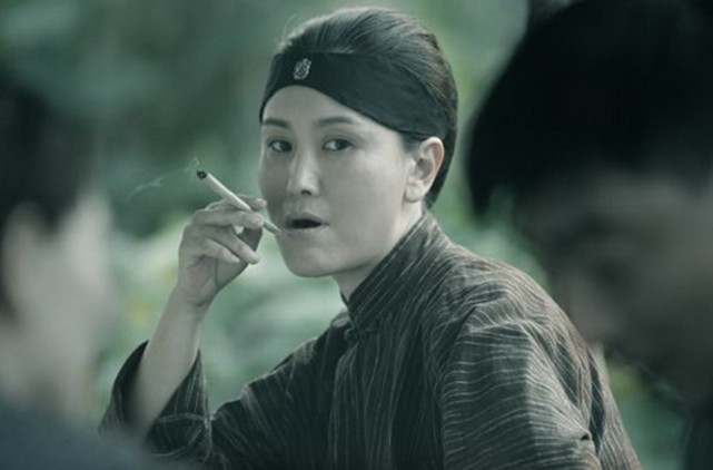 历史上的双枪老太婆,抗日时期杀敌无数,后来因反动被判死刑