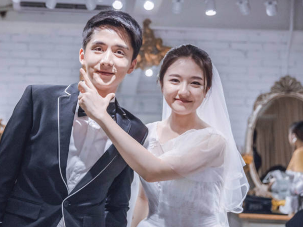剧中婚纱照有多甜?赵丽颖金瀚搞怪,郑爽杨洋亲密,看到热巴:是真的多好