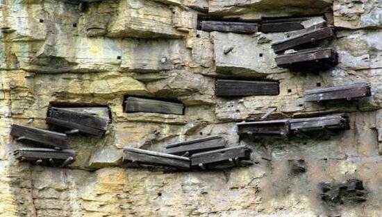 专家悬赏40万,却被老农一语道破|悬崖|悬棺葬|棺材|考古