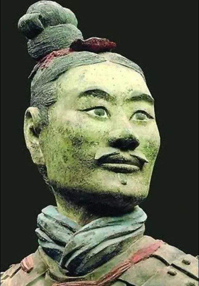 兵马俑出土一尊"特种兵"俑,长着一张神秘绿脸,曾被估值上亿