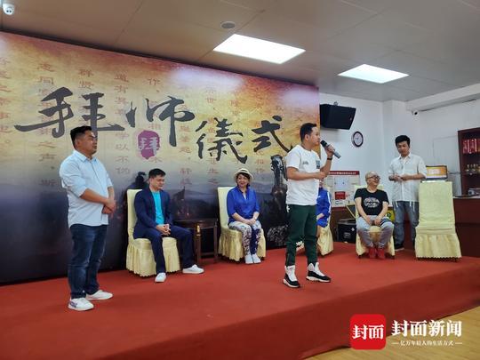 四川电视台著名主持人马维维,喜剧演员机器猫,花喜鹊,杨二扯,乌宣宣