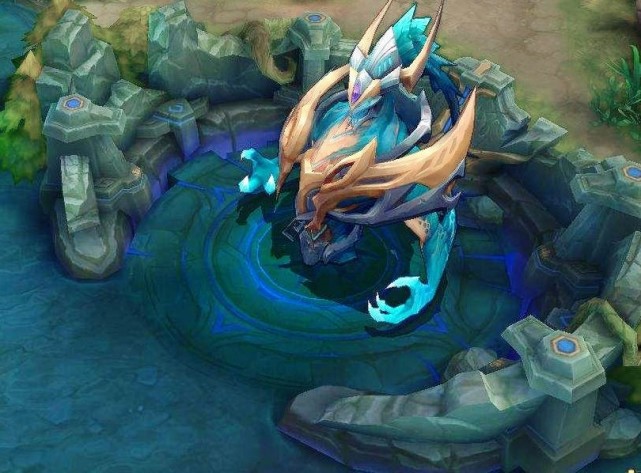 王者荣耀:峡谷主宰进化史,一代小蚯蚓,二代外星虫,四代才是最霸气!