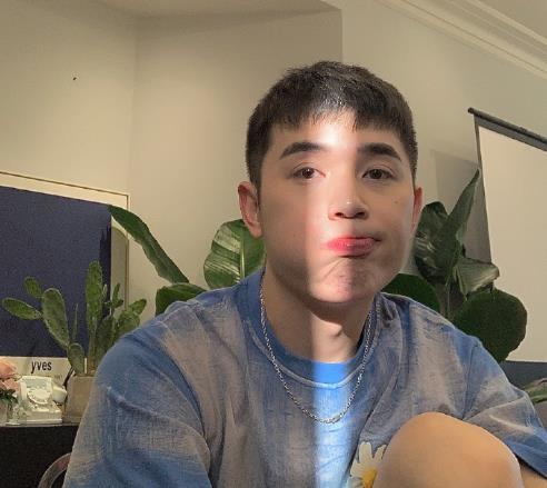 李佳琦助理退出直播间网友急了你一个人能走多远