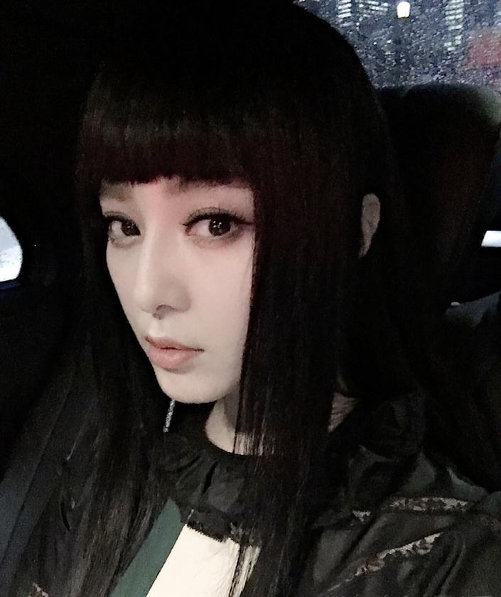 齐刘海又流行回来了?范冰冰新发型出镜,剪成齐刘海,少女感爆棚