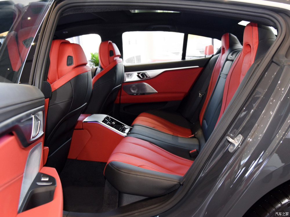 有钱你也会纠结宝马8系四门轿跑和amggt50选谁好