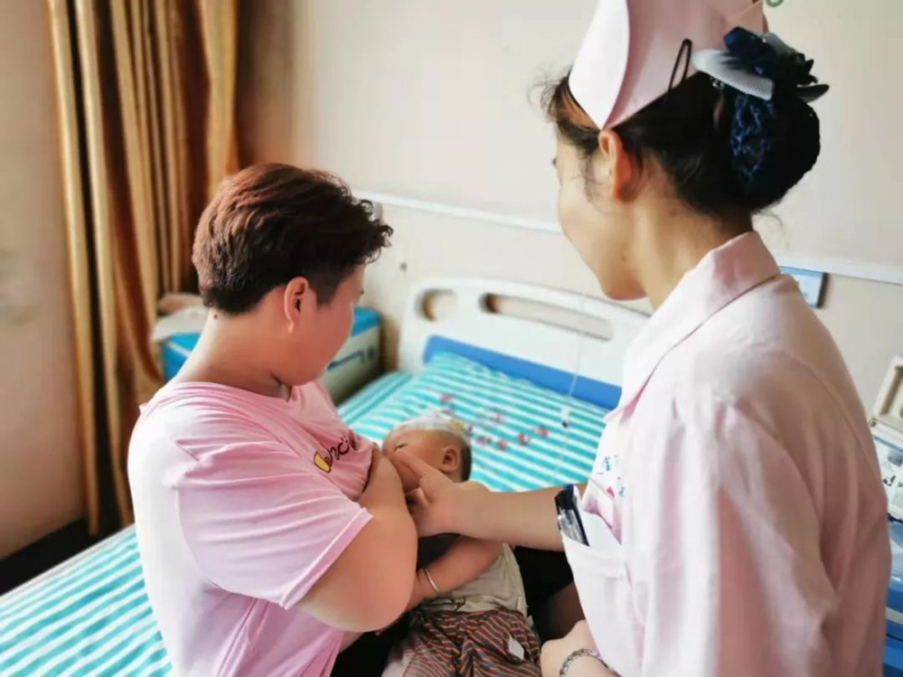 宝妈生病就不能喂奶了了解母乳喂养五大误区避免宝妈走弯路