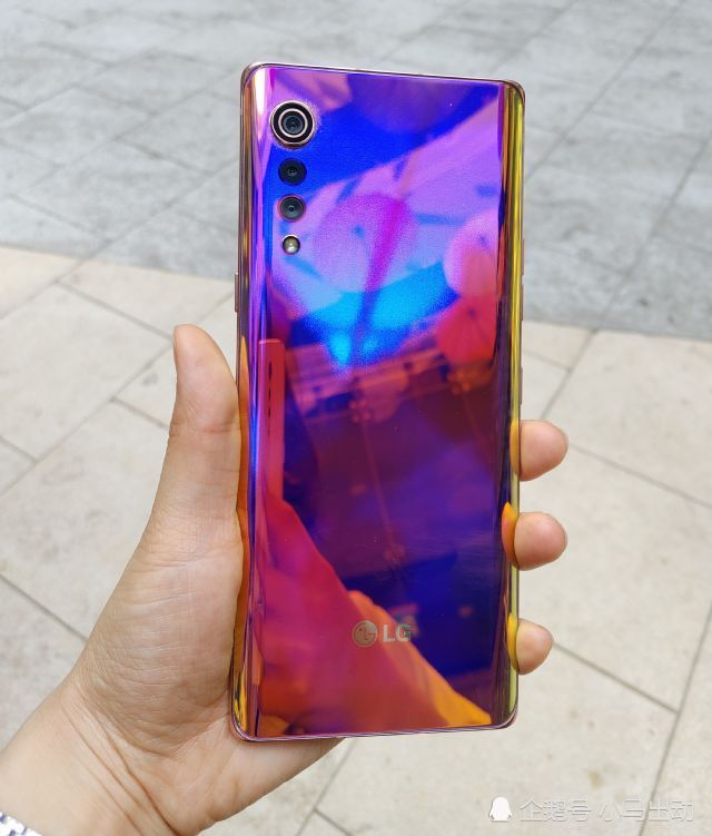 lg新推出velvet旗舰手机很轻很薄很时尚香不香你说了算