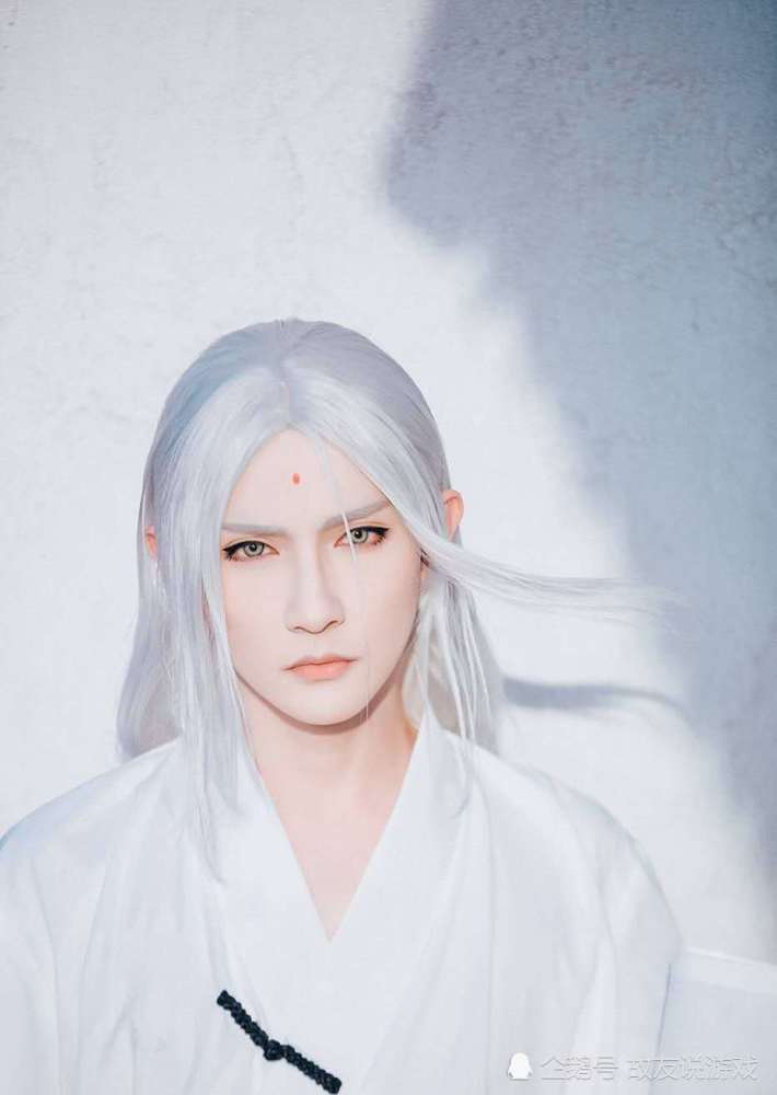 一人之下手游小才cos张灵玉直接打破次元壁网友您就是人间雕塑吧