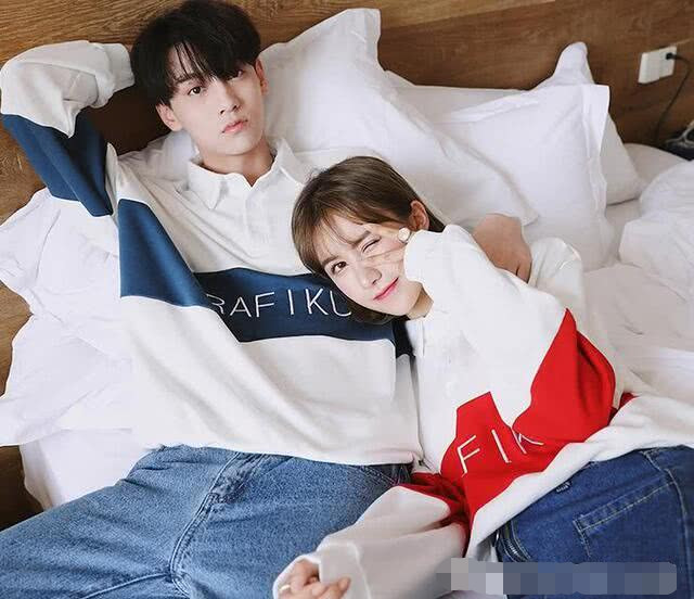 有种"秀恩爱"叫"情侣装",00后的忍啦,看到"汉服"实在太好看了!