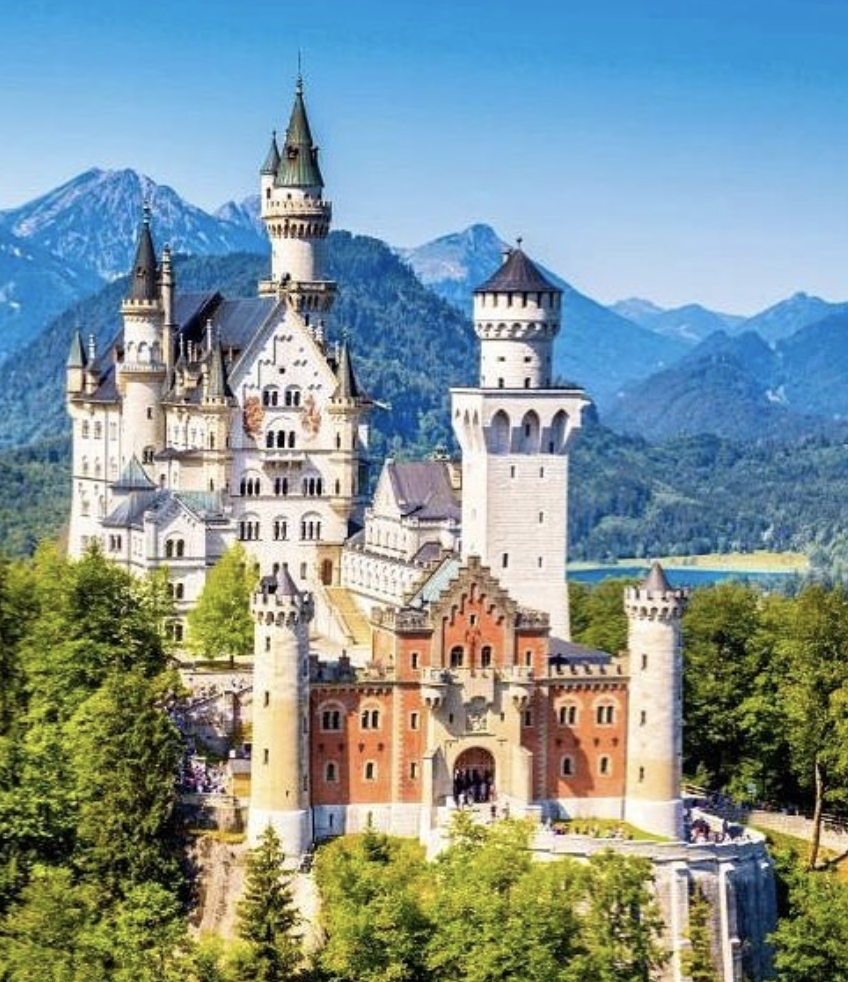 德国·新天鹅堡——睡美人城堡5月11日,上海迪士尼终于在闭园3个多月