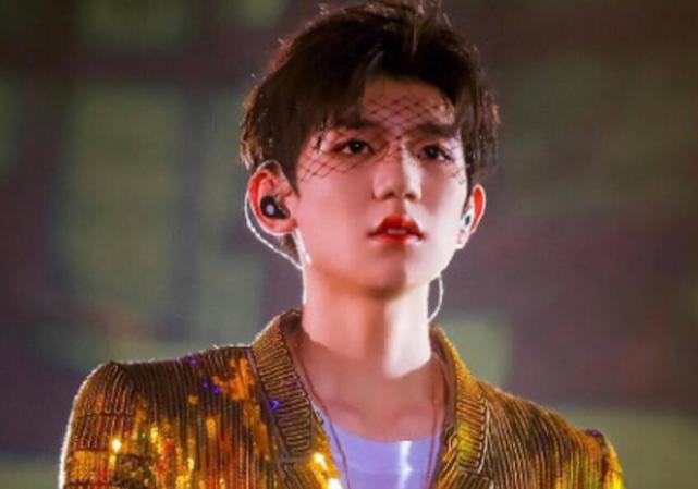 男星面纱照:王一博张艺兴不算啥,王源和蔡徐坤才叫绝了!