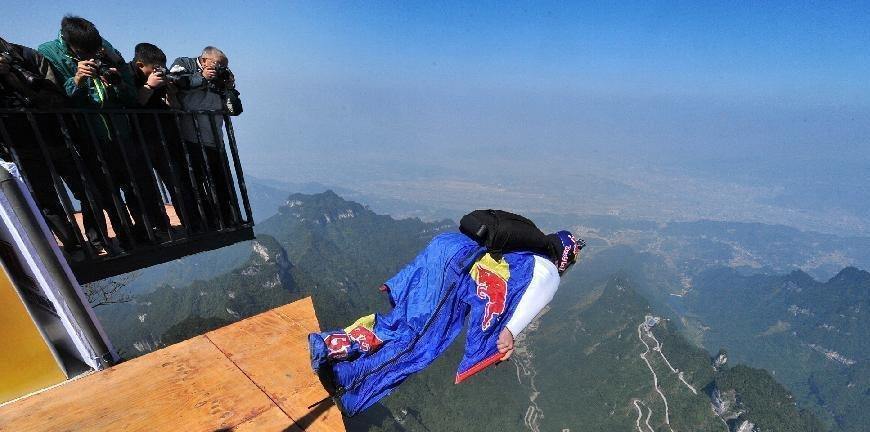 翼装飞行女生失联其飞行水平是圈内大神级其母亲抵张家界